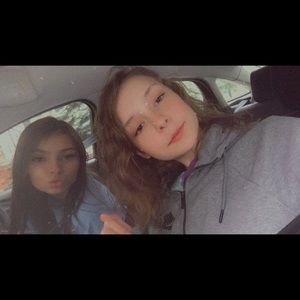 Meet your Posher, Chloe